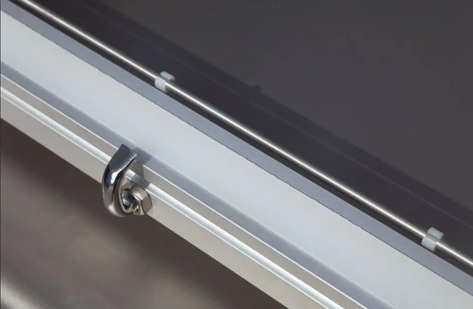 VP800 GAS FLUSH PORT